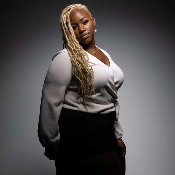 🌻 ‼️LAST CHANCE‼️White blouse with side tie - Picture 6 of 7